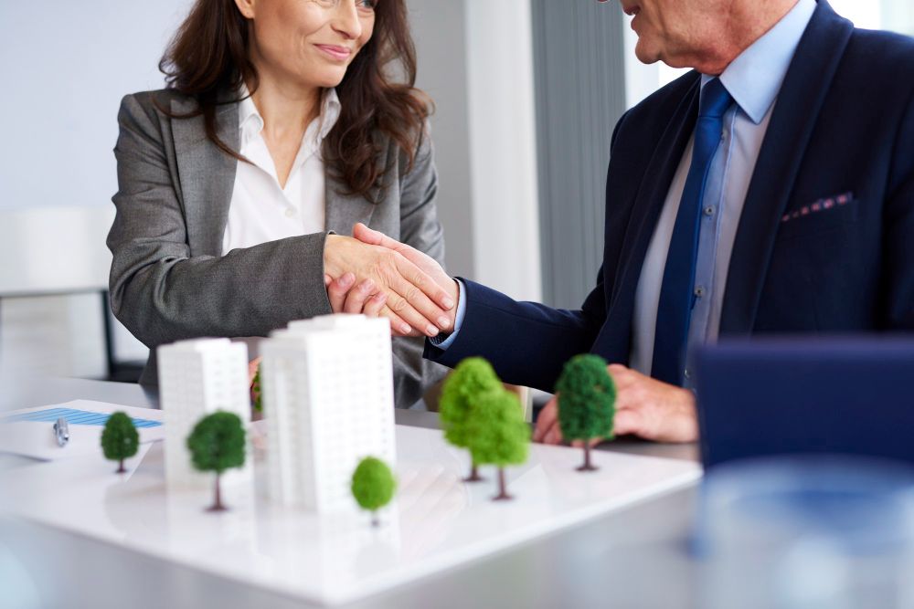 Estate Attorney vs Estate Lawyer: What’s the Difference and Who Do You Need?